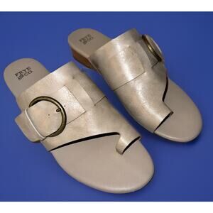 Frye and Co. Quincey Beige Toe Loop Buckle Sandals Slides Faux Leather 8.5 M